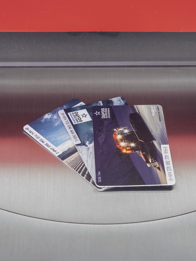 Keycards from the Davos Klosters Mountains | © Davos Klosters Mountains Photo of three different keycard designs from the Davos Klosters Mountains | © Davos Klosters Mountains