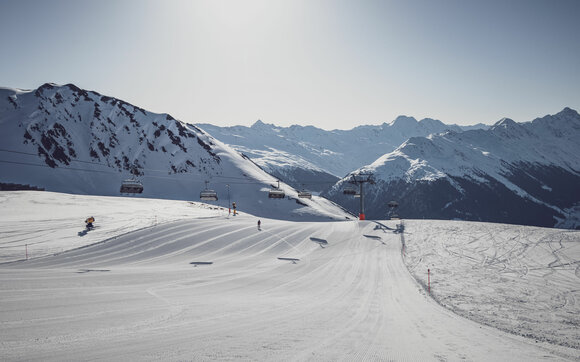 Skipiste mit Blick auf die Talsohle | © Davos Klosters Mountains 