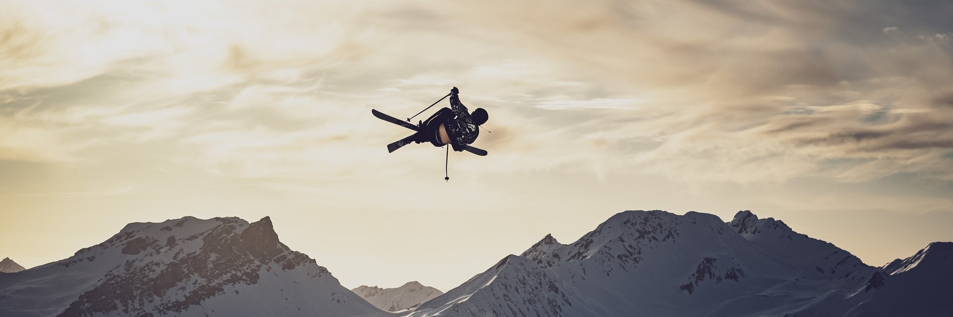 Freestyler aktiv in der Luft | © Davos Klosters Mountains Freestyler aktiv in der Luft | © Davos Klosters Mountains