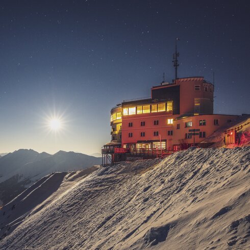 Sunset Jakobshorn mountain station  | © Davos Klosters Mountains 