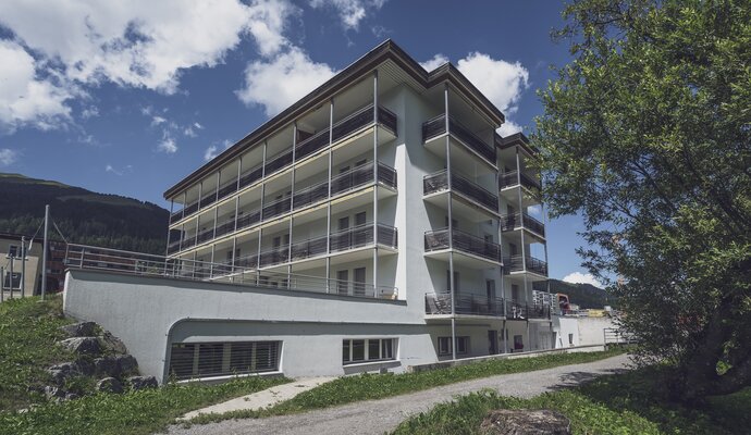 View of the Bolgenhof at the Jakobshorn parking in Davos. | © Davos Klosters Mountains