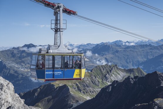Die Weissfluh Gipfelbahn mit Blick in richtung Prättigau. | © Davos Klosters Mountains