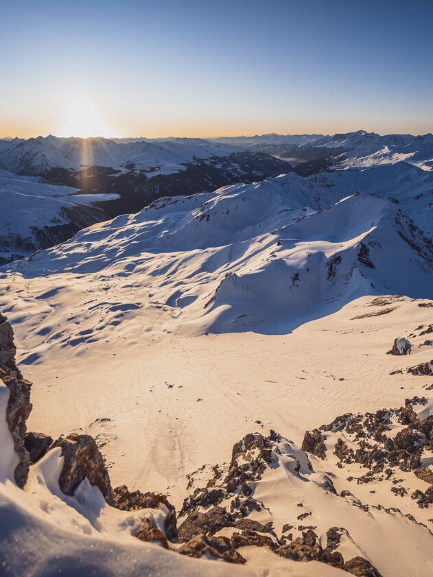 Mountain panorama from Weissfluhjoch | © Davos Klosters Mountains Mountain panorama at the Weissfluhjoch in Davos with view to the Rheintal. | © Davos Klosters Mountains