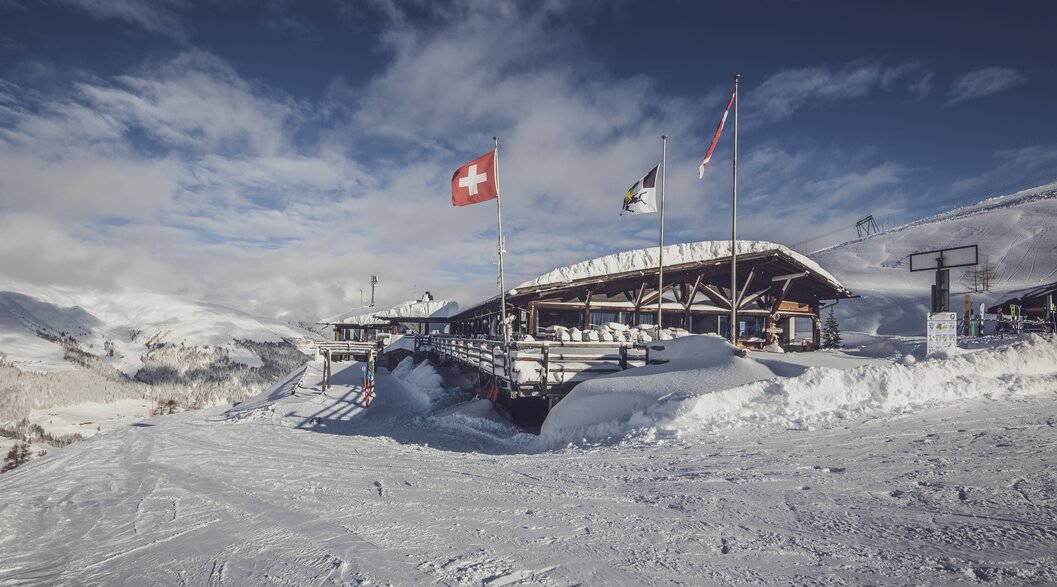 Die Sonnenterrasse vom Restaurant Jatzmeder im Winter. | © Davos Klosters Mountains