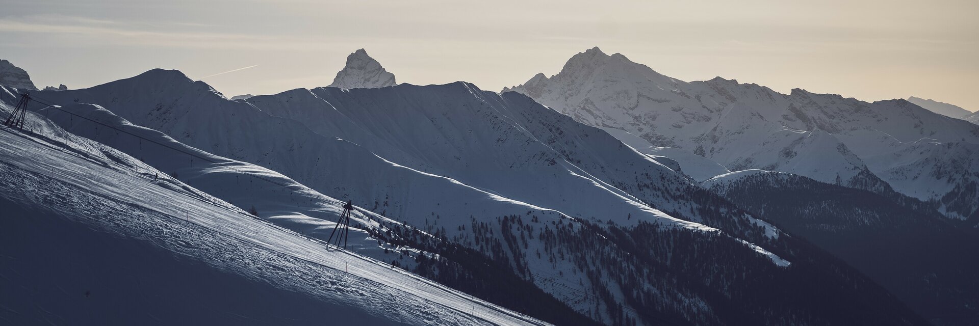 Aufnahme von steiler Pistenabfahrt | © Davos Klosters Mountains Aufnahme von steiler Pistenabfahrt | © Davos Klosters Mountains