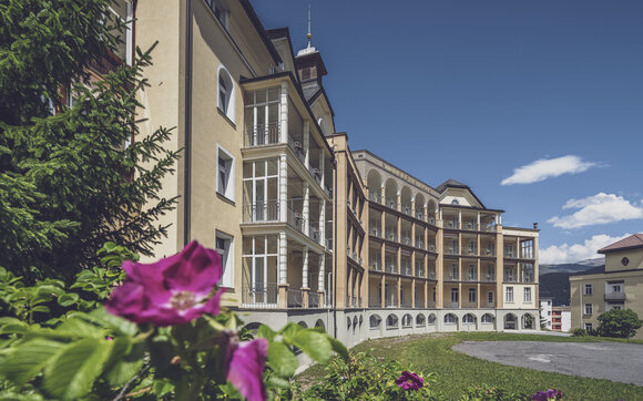 Schöner Sommertag mit Blumen in Davos.  | © Davos Klosters Mountains 