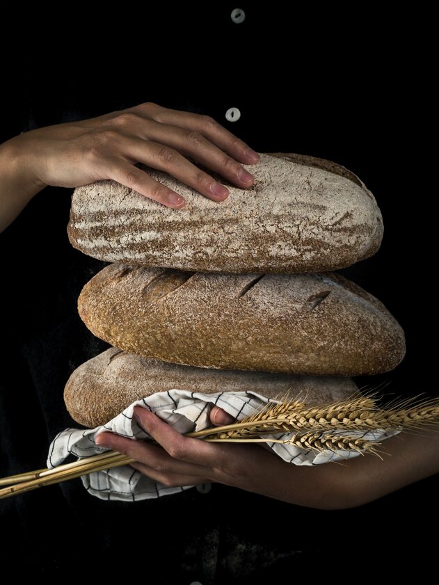 Three fresh loaves for the Parsenn Resort | © Mae Mu